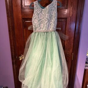 Ellie Kids Green Formal Dress with Elegant Design